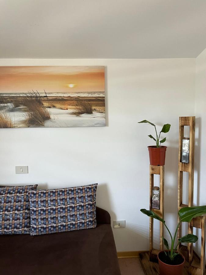 Holiday Home Rosa Gedici Bagian luar foto