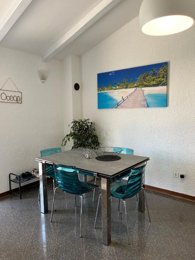 Holiday Home Rosa Gedici Bagian luar foto